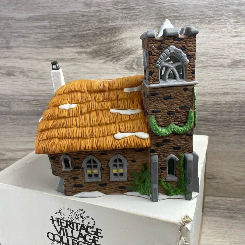 Vintage 1988 Dept. 56 Dickens Village Series Ivy Glen Church Light/Box.